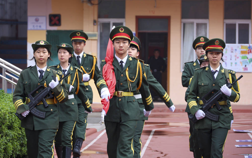 广州华成职校“活力青春”嘉年华盛大启幕.jpg