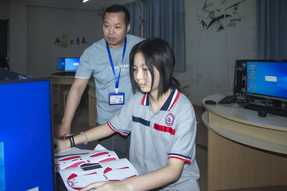 校服设计大赛火热进行中.jpg
